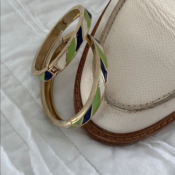 Two matching brackets - Picture 3 of 8